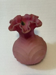 Vintage 8" Tall FENTON Pink Satin Glass DRAPE Design Ruffle Top VASE - Picture 1 of 8
