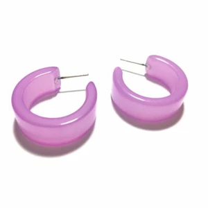 Lavendel Moonglow breite klassische Vintage Lucite Creolen - Bild 1 von 8