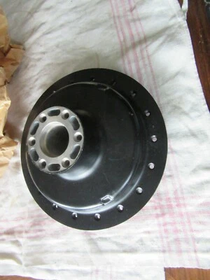 SUZUKI TS125 TS185 TS100 Duster DR250 1978 -82 ступица переднее колесо 54110-29300 новый из старых запасов - Изображение 1 из 3