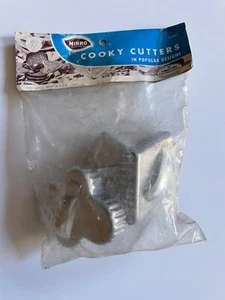 Vintage Neu in Packung Spiegel Keksausstecher Keksausstecher Neu Old Stock Spaten Herz - Bild 1 von 3