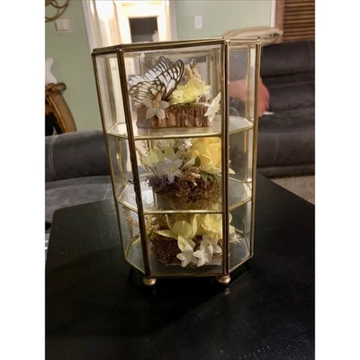 Vintage Butterfly Taxidermy Floral In Brass And Glass Curio Cabinet 8 1/4”x5”x4” - Image 1 of 4