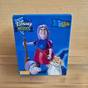 Disney Famosa Madame Mim Figur Schwert im Stein NEU - Bild 1 von 3