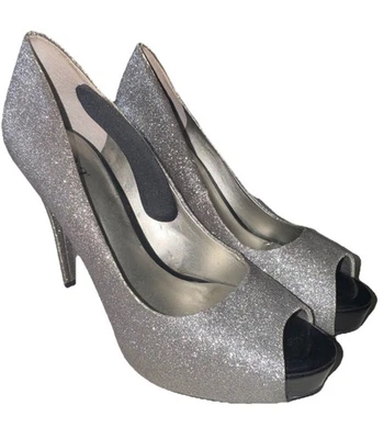Tacones de aguja plataforma punta abierta brillo plateado 7 1/2 a.n.a Foto 1 de 4