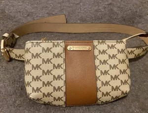 Michael Kors Women’s Belt Bag Size S/M In Tan/Accorn Like New Condition - Picture 1 of 5