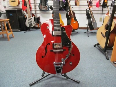 Godin 5th Ave. Uptown GT Rojo ¡Incluye estuche TRIC! *ENVÍO GRATUITO!!!! Foto 1 de 4