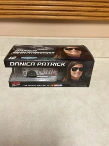 Danica Patrick #10 Tax Act 2016 SS Maßstab 1:24 Action NASCAR 625 - Bild 1 von 5