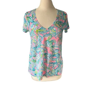 NWT Lilly Pulitzer Top Etta V Neck Pelican Pink Off the Scales, S - Picture 1 of 4