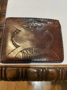 Men’s Vintage Tooled Leather Bifold Cameo Wallet Zippered Bill  Holder 2 Flaps - Picture 1 of 6