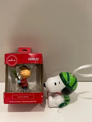 Hallmark Ornament Charlie Brown Peanuts Árbol de Navidad y adorno Snoopy Foto 1 de 3