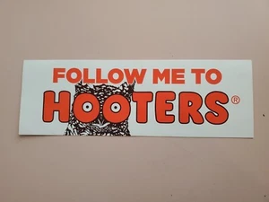 ADESIVO BUMBER FOLLOW ME TO HOOTERS - Foto 1 di 1