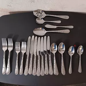44 Pc. Svc. For 7+ Pfaltzgraff Garland Frost 18/0 S.S. Matte Handle Flatwear Set - Picture 1 of 6