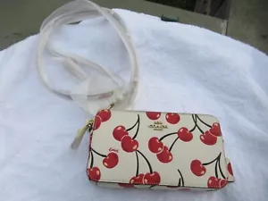 Neu mit Etikett Coach Kira Crossbody Clutch/Handgelenktasche Kirschenmuster/Doppelreißverschluss/CA139 - Bild 1 von 24