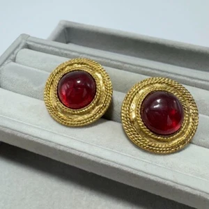 Orecchini Originari Chanel Gripore rosso incisi 25 oro usati 0,8 pollici Giappone 717 140 - Foto 1 di 11
