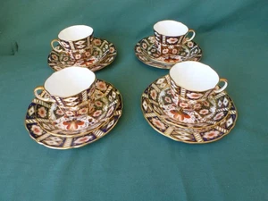 Four Vintage Aynsley Traditional Imari Cups and Saucers with Dessert Plates - Picture 1 of 13
