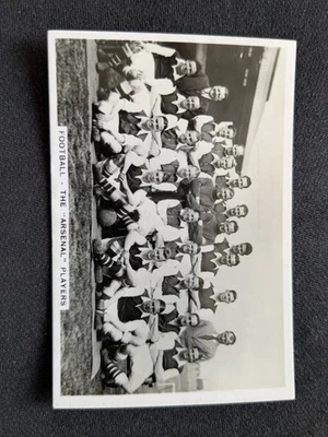 1935 Pattreiouex Sporting Events & Stars Card # 58 The Arsenal Players (EX) - Image 1 of 3