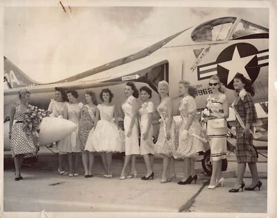US Navy Beauty Pageant F4D1 Skyray Jet 1950s Photo Miss Legal Security Women - Image 1 of 2