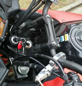 Black Ø22mm Handlebar Riser Bar Up 30mm For KAWASAKI Versys 650 KEL650 2015-2021 - Picture 1 of 9