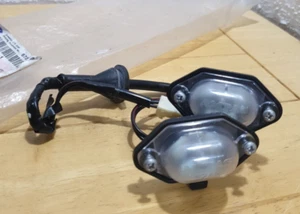 Coppia lampade targa originali Ford Everest Endeavour 2003-2015 4555514 - Foto 1 di 5