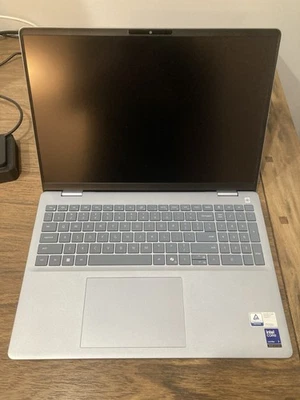Dell DB16250 16" Intel® Core™ Ultra 7 258V, 8 núcleos 1 TB SSD 32 GB con base Foto 1 de 4