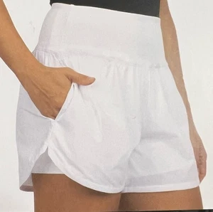 Spyder Active Women's White Performance Active Running Shorts Size XL - Picture 1 of 3