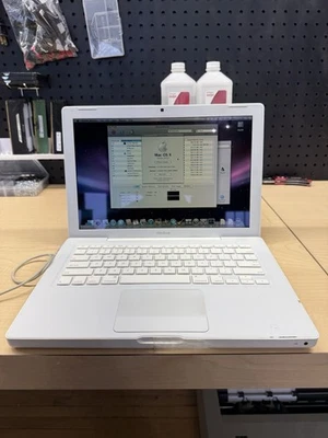 Apple MacBook A1181 13" (2008) 2.4GHz Core 2 Duo 2GB RAM 250GB HDD macOS Funciona Foto 1 de 4