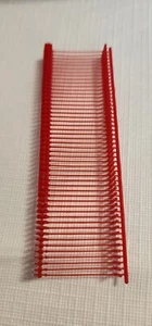 Red Tagging Gun Barbs Fasteners Standard 1 Inch Box of 4900/5000 - Picture 1 of 4
