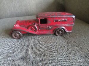 ANTIQUE VINTAGE ORIGINAL 8" LONG 1930s CHAMPION TOY CAST IRON DELIVERY TRUCK TOY