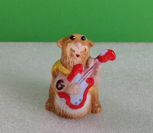 1985 The Franklin Mint GOPHER Playing the Guitar Porcelain Figurine Thimble - Picture 1 of 4