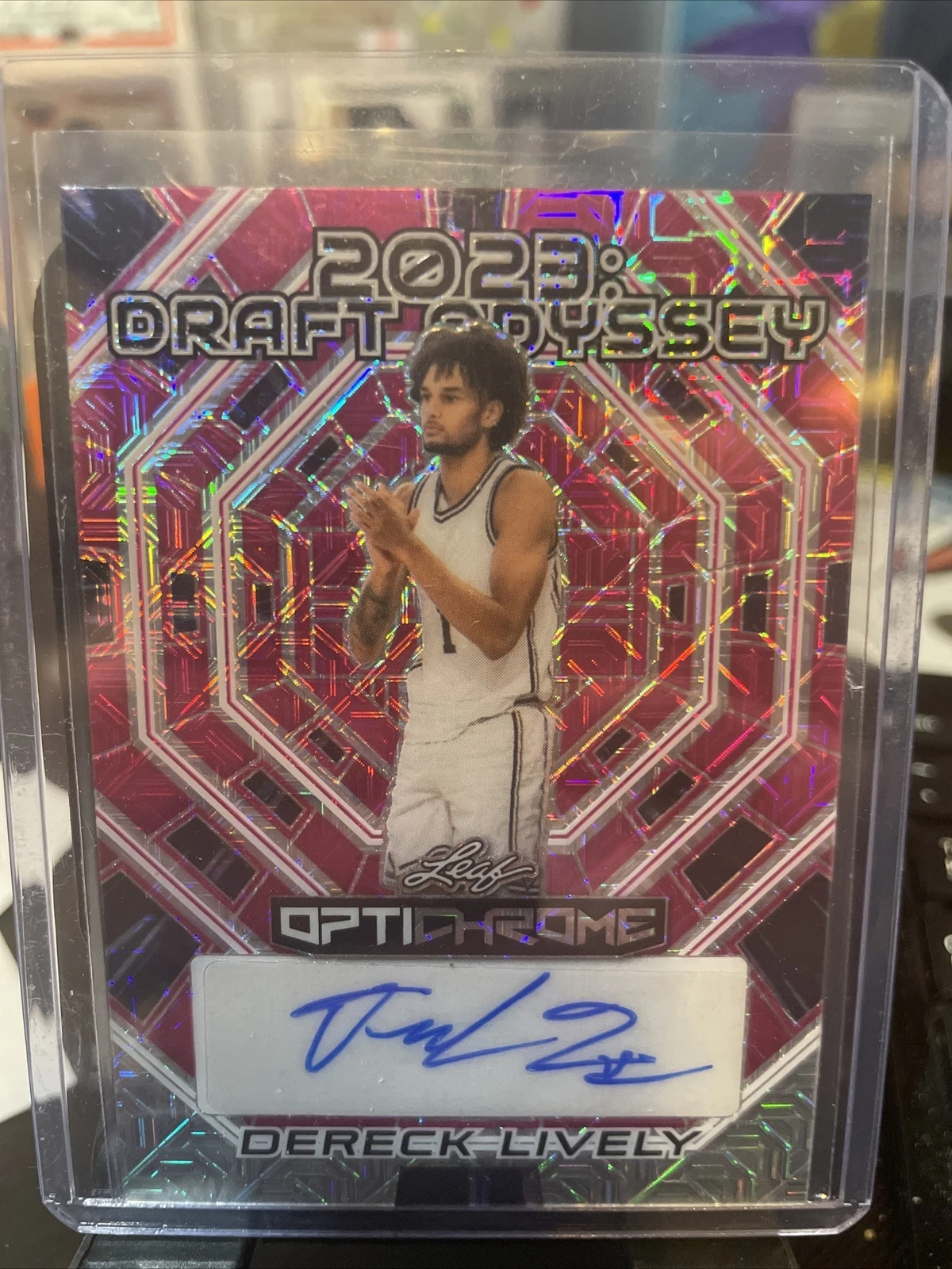 Dereck Lively II Auto 2022-23 Leaf Optichrome Draft Odyssey Pink Mojo /4 Mavs