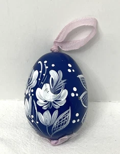 Vtg Hand Painted Wood Egg Easter Christmas Ornament Blue White Floral Artsy - Picture 1 of 7