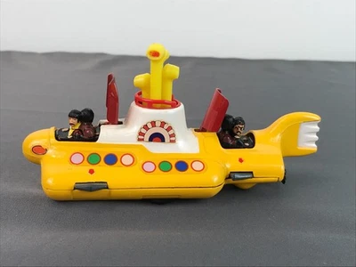 Vintage 1968 Corgi Toys THE BEATLES YELLOW SUBMARINE Diecast Red Hatches - Image 1 of 4
