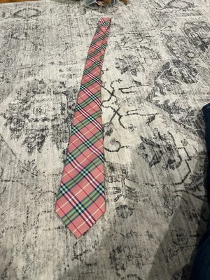 Corbata Burberry para hombre rosa verde azul y blanco patrón de rayas Foto 1 de 4