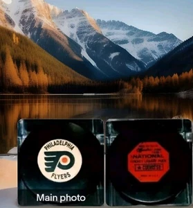 1969-77 PHILADELPHIA FLYERS VINTAGE NHL CONVERSE GIOCO GOMMATO PUCK ART ROSS - Foto 1 di 6
