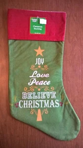 Holiday Style Filz 18" Weihnachtsstrumpf "Joy, Love, Peace, Believe, Christmas" - Bild 1 von 1