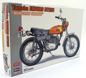 Hasegawa Kits 1/10 Scale 52329 - Yamaha Enduro DT250 Motorbike -Mandarin Orange - Picture 1 of 5