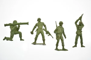 Vintage MP Green plastic toy soldiers - Picture 1 of 2