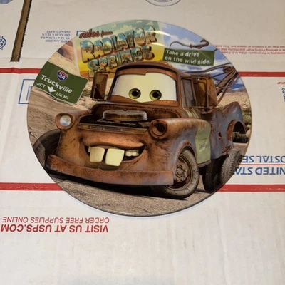 Disney Pixar Cars Tow Mater Plato de Cena Infantil Radiador Muelles Zak Foto 1 de 4