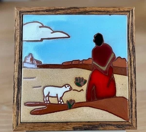Piastrella ceramica vintage fatta a mano festa WallArt donna nel deserto con pecora 7x7" incorniciata - Foto 1 di 19