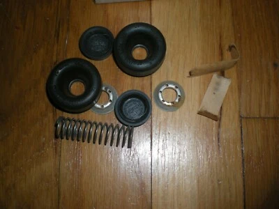 Kit de reparación de cilindro de freno trasero Ford Maverick 1972 6 cilindros D2DZ-2128-B nuevo de lote Foto 1 de 2