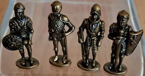 Ü-Eier Metallfiguren - Ritter Messing glänzend 1979 ( 4 Figuren ) - Imagen 1 de 6