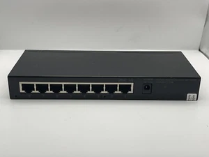 NEW! Pakedge SE-8-EP 8 Port Gigabit Unmanaged Switch PoE Power - Picture 1 of 3