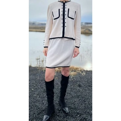 Conjunto de falda lápiz y chaqueta tejida colección St. John blanco negro ribete talla 6-8 Foto 1 de 4