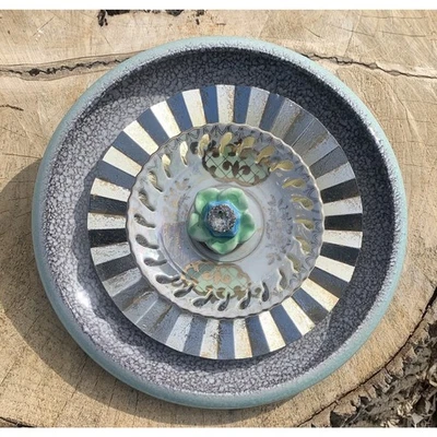 Escultura hecha a mano hueso porcelana vidrio jardín flor reutilizado atrapasol patio arte Foto 1 de 4