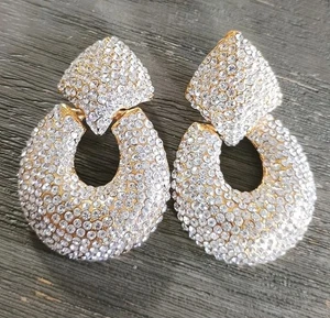 Pendientes colgantes Jarin Pave de cristal de Swarovski vintage grandes tono dorado con clip - Imagen 1 de 8