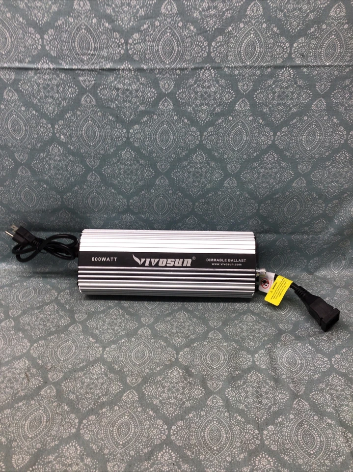 Equipo de cultivo de lastre regulable Vivosun 600 vatios Foto 1 de 4