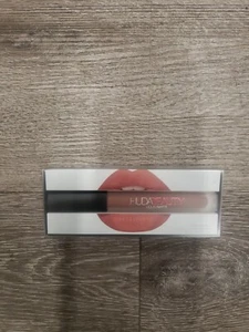 Lápiz labial mate líquido Huda Beauty ~ creador de tendencias ~ nuevo en caja ~ 0,14 oz ~ tamaño completo - Imagen 1 de 6