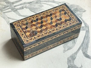 Charmante petite boite en marqueterie - Tunbridge - T.Burrows Tonbridge - Bois - Picture 1 of 6