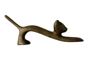 Vintage Arched Cat Animal Figurine Sculpture in a Yoga Pose Ring Holder 5in - Picture 1 of 7
