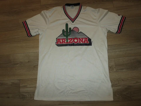 Arizona Wildcats 1997 NCAA Basketball Team Champion Warmup Jersey XL Cover
