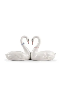 NEW LLADRO ENDLESS LOVE CAKE TOPPER SWANS #9681 BRAND NIB LOVE HEART SAVE$$ F/SH - Picture 1 of 5